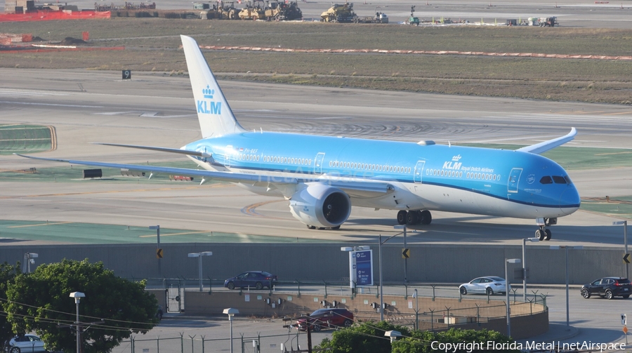 KLM - Royal Dutch Airlines Boeing 787-10 Dreamliner (PH-BKF) | Photo 615495