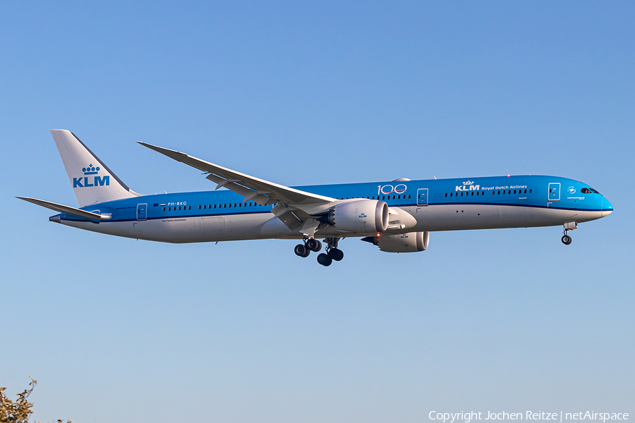 KLM - Royal Dutch Airlines Boeing 787-10 Dreamliner (PH-BKG) | Photo 387418