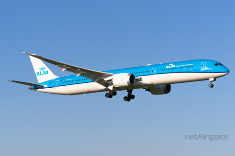 KLM - Royal Dutch Airlines Boeing 787-10 Dreamliner (PH-BKI) at  Amsterdam - Schiphol, Netherlands