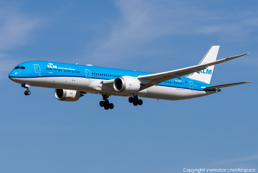 KLM - Royal Dutch Airlines Boeing 787-10 Dreamliner (PH-BKM) | Photo 635672