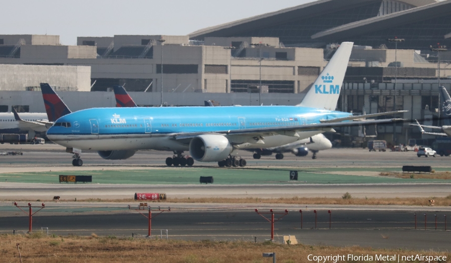 KLM - Royal Dutch Airlines Boeing 777-206(ER) (PH-BQB) | Photo 311571