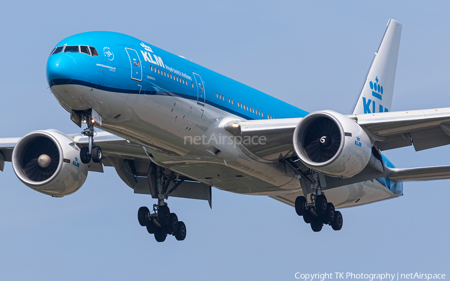 KLM - Royal Dutch Airlines Boeing 777-206(ER) (PH-BQE) | Photo 470779