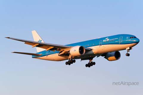 KLM - Royal Dutch Airlines Boeing 777-206(ER) (PH-BQE) at  Amsterdam - Schiphol, Netherlands