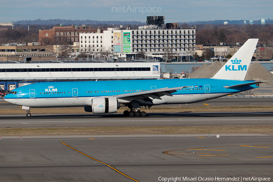 KLM - Royal Dutch Airlines Boeing 777-206(ER) (PH-BQE) | Photo 149640