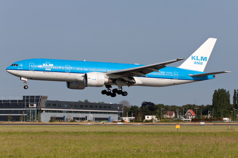 KLM - Royal Dutch Airlines Boeing 777-206(ER) (PH-BQF) at  Amsterdam - Schiphol, Netherlands