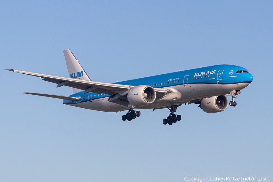 KLM - Royal Dutch Airlines Boeing 777-206(ER) (PH-BQH) | Photo 387455