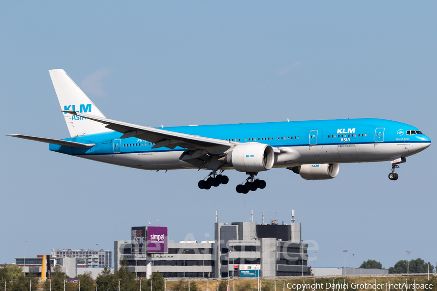 KLM - Royal Dutch Airlines Boeing 777-206(ER) (PH-BQL) | Photo 256087