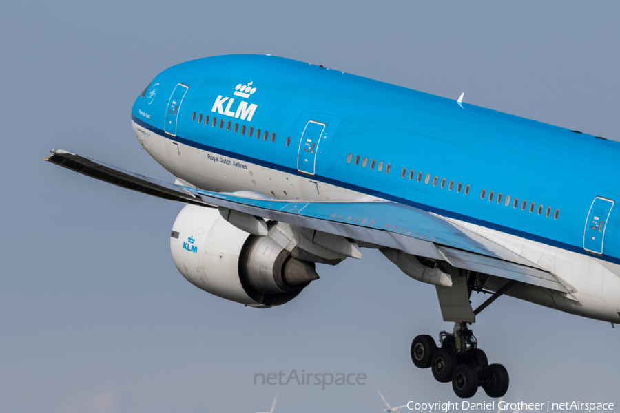 KLM - Royal Dutch Airlines Boeing 777-206(ER) (PH-BQP) | Photo 91088