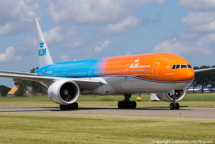 KLM - Royal Dutch Airlines Boeing 777-306(ER) (PH-BVA) | Photo 113942