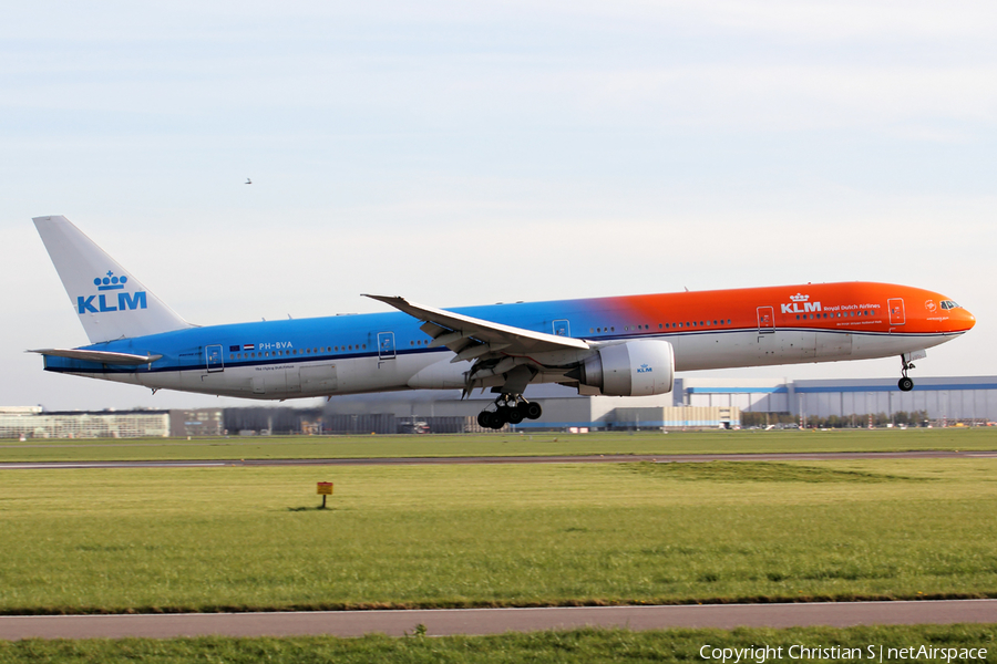 KLM - Royal Dutch Airlines Boeing 777-306(ER) (PH-BVA) | Photo 155646