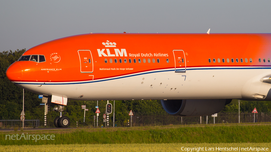 KLM - Royal Dutch Airlines Boeing 777-306(ER) (PH-BVA) | Photo 335429