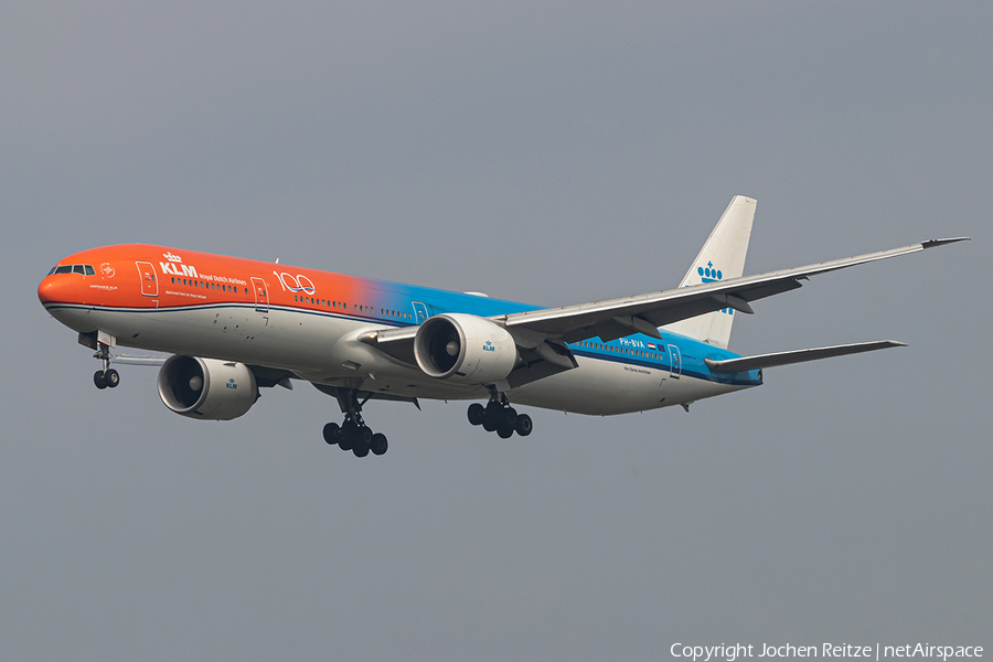 KLM - Royal Dutch Airlines Boeing 777-306(ER) (PH-BVA) | Photo 343547