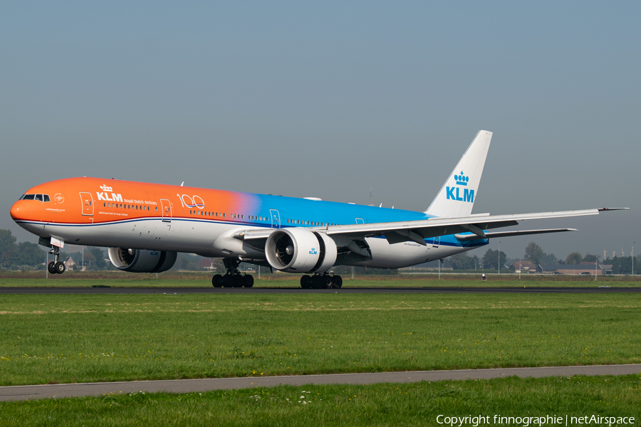 KLM - Royal Dutch Airlines Boeing 777-306(ER) (PH-BVA) | Photo 424932