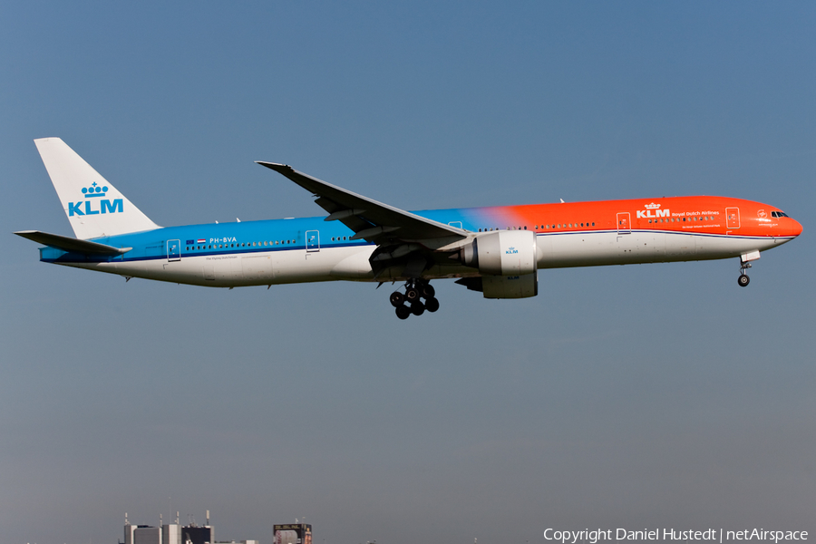 KLM - Royal Dutch Airlines Boeing 777-306(ER) (PH-BVA) | Photo 453261