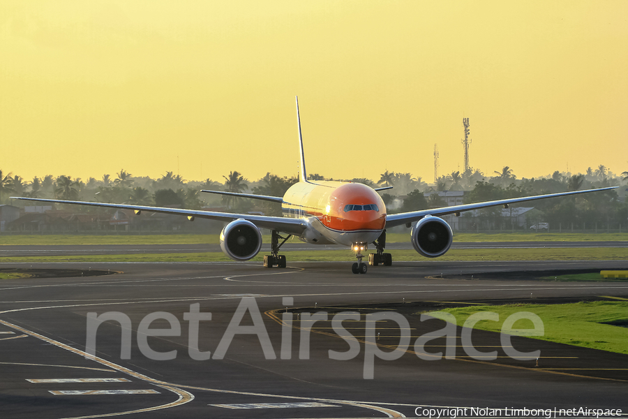 KLM - Royal Dutch Airlines Boeing 777-306(ER) (PH-BVA) | Photo 376881