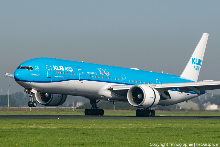 KLM - Royal Dutch Airlines Boeing 777-306(ER) (PH-BVB) | Photo 424929