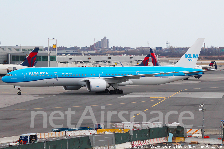 KLM - Royal Dutch Airlines Boeing 777-306(ER) (PH-BVB) | Photo 72827
