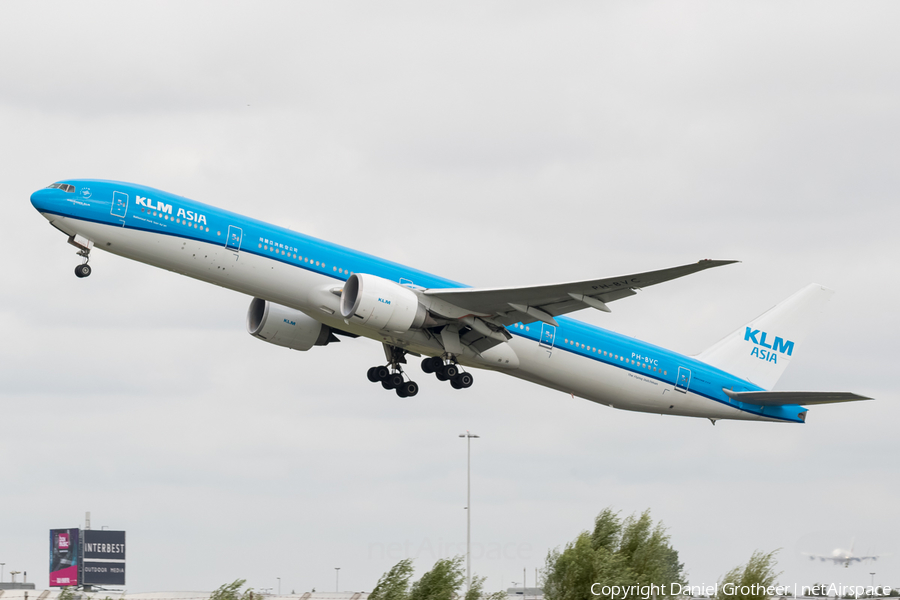 KLM - Royal Dutch Airlines Boeing 777-306(ER) (PH-BVC) | Photo 135934