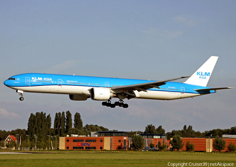 KLM - Royal Dutch Airlines Boeing 777-306(ER) (PH-BVC) | Photo 179535