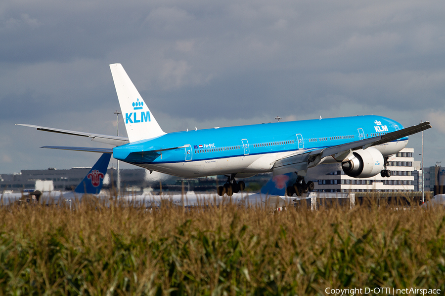 KLM - Royal Dutch Airlines Boeing 777-306(ER) (PH-BVC) | Photo 313092