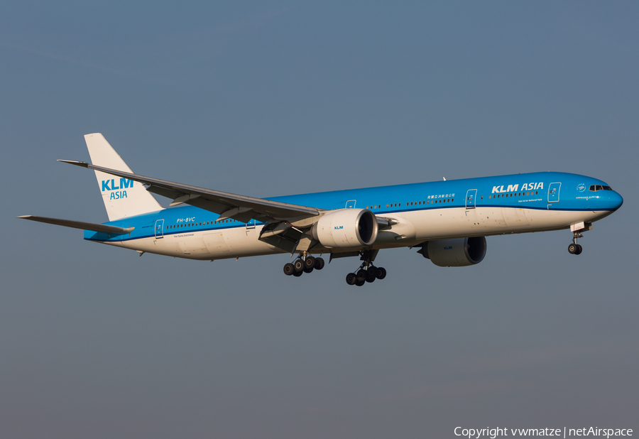 KLM - Royal Dutch Airlines Boeing 777-306(ER) (PH-BVC) | Photo 428399