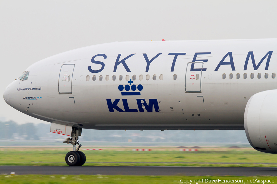 KLM - Royal Dutch Airlines Boeing 777-306(ER) (PH-BVD) | Photo 11105