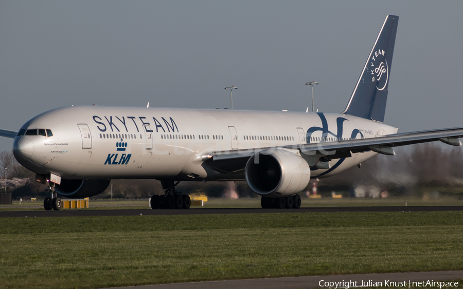 KLM - Royal Dutch Airlines Boeing 777-306(ER) (PH-BVD) | Photo 104999