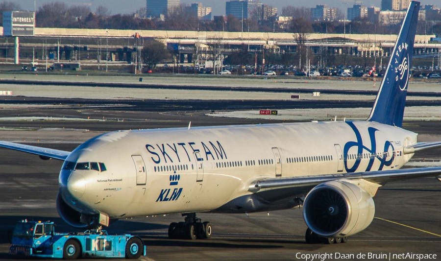 KLM - Royal Dutch Airlines Boeing 777-306(ER) (PH-BVD) | Photo 148568