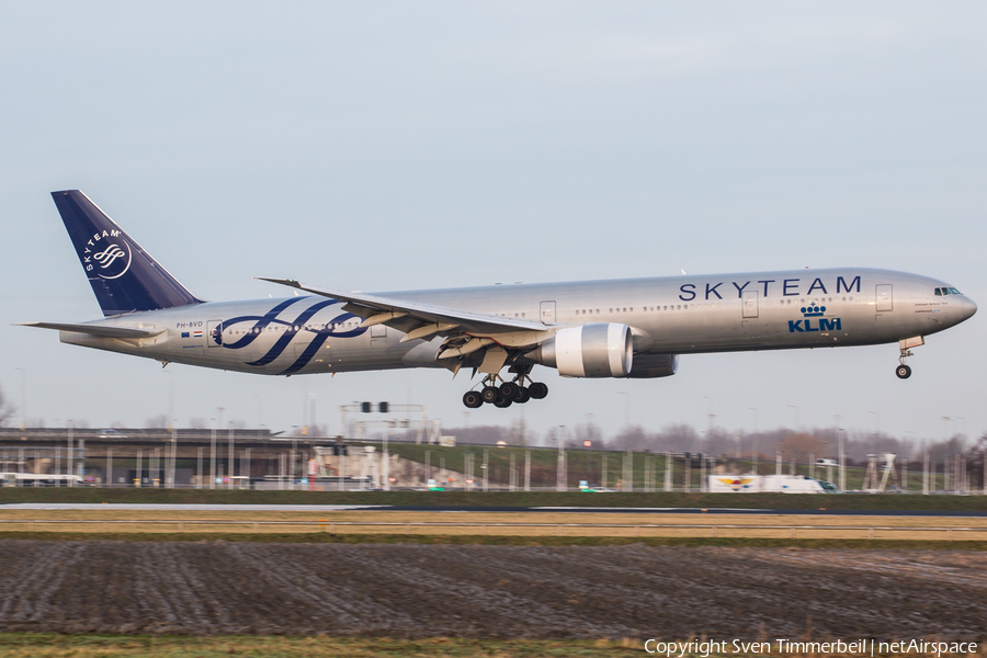 KLM - Royal Dutch Airlines Boeing 777-306(ER) (PH-BVD) | Photo 366742