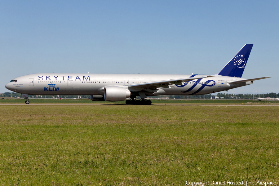 KLM - Royal Dutch Airlines Boeing 777-306(ER) (PH-BVD) | Photo 479252