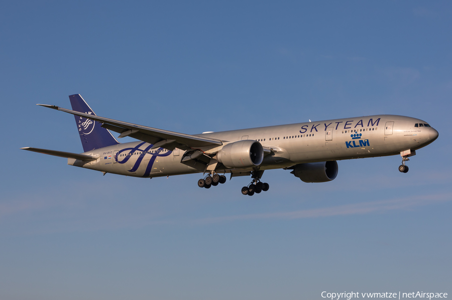 KLM - Royal Dutch Airlines Boeing 777-306(ER) (PH-BVD) | Photo 502040