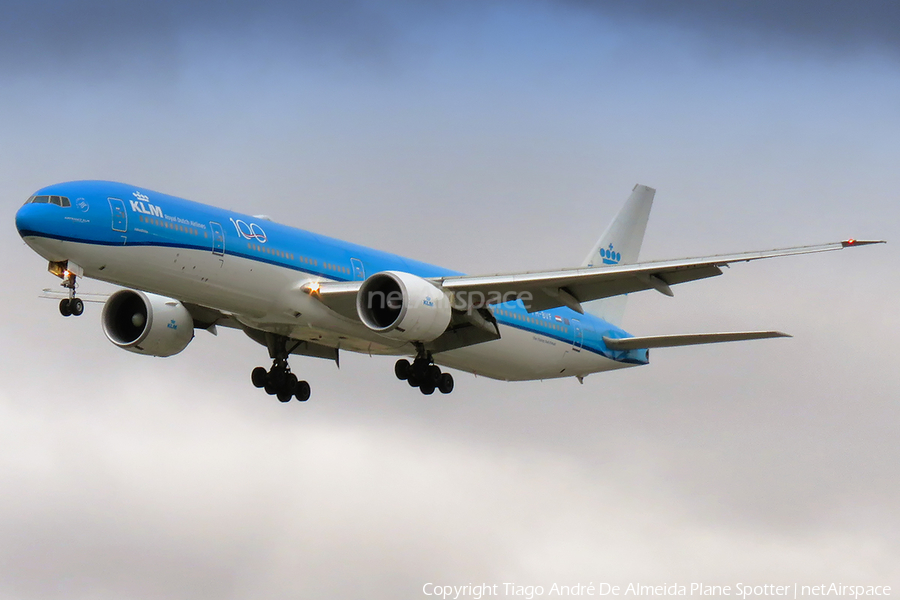 KLM - Royal Dutch Airlines Boeing 777-306(ER) (PH-BVF) | Photo 373019