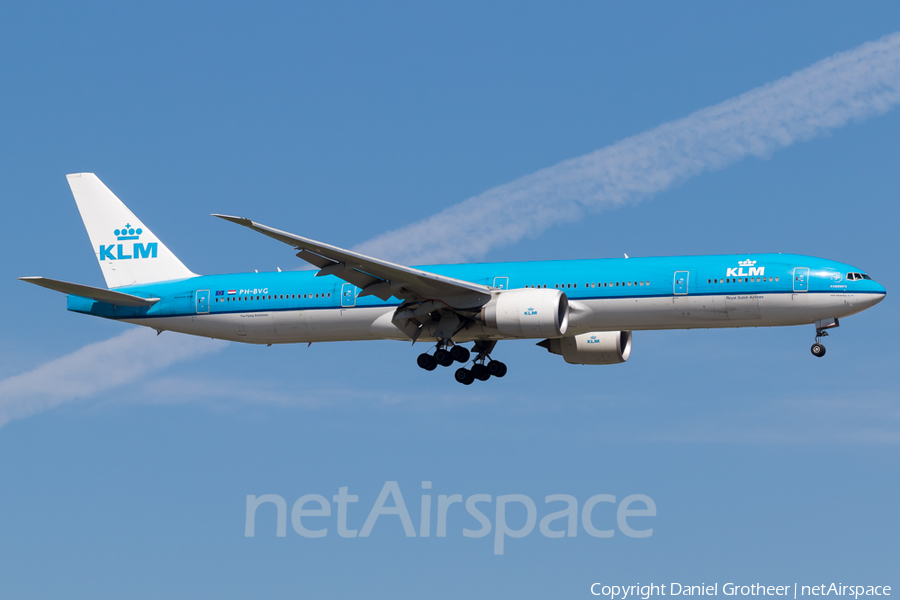 KLM - Royal Dutch Airlines Boeing 777-306(ER) (PH-BVG) | Photo 256098