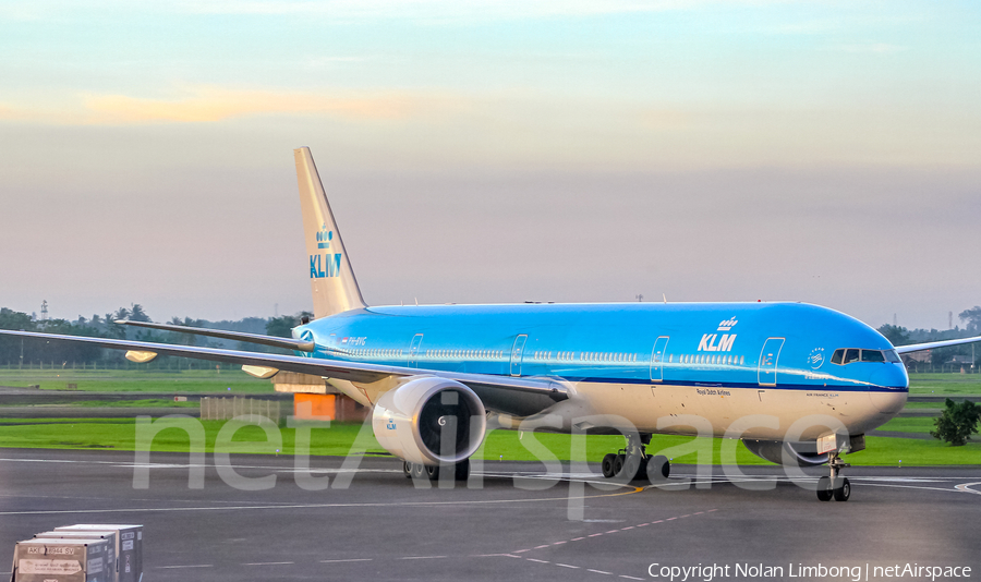 KLM - Royal Dutch Airlines Boeing 777-306(ER) (PH-BVG) | Photo 367365