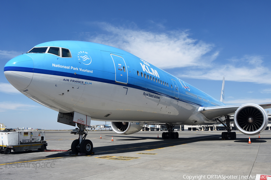 KLM - Royal Dutch Airlines Boeing 777-306(ER) (PH-BVI) | Photo 383882