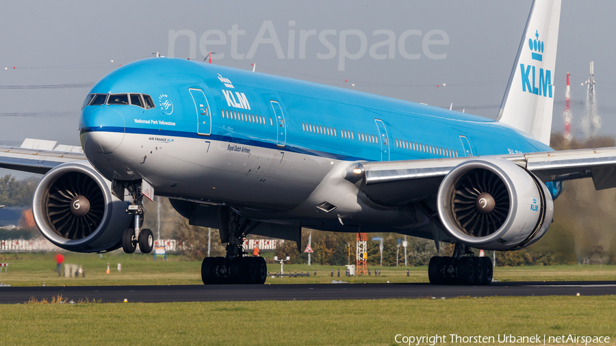 KLM - Royal Dutch Airlines Boeing 777-306(ER) (PH-BVK) | Photo 269628