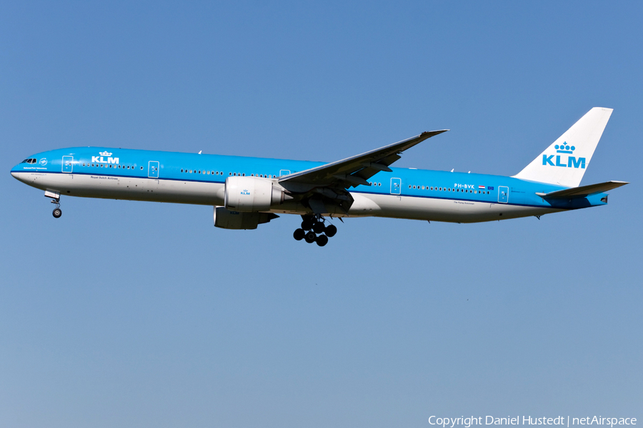 KLM - Royal Dutch Airlines Boeing 777-306(ER) (PH-BVK) | Photo 479802