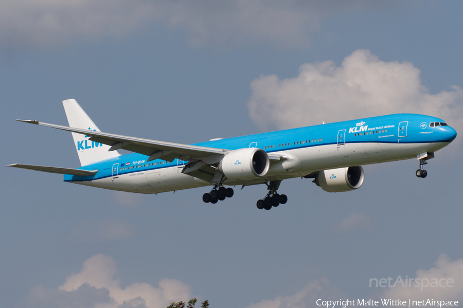 KLM - Royal Dutch Airlines Boeing 777-306(ER) (PH-BVN) | Photo 468588