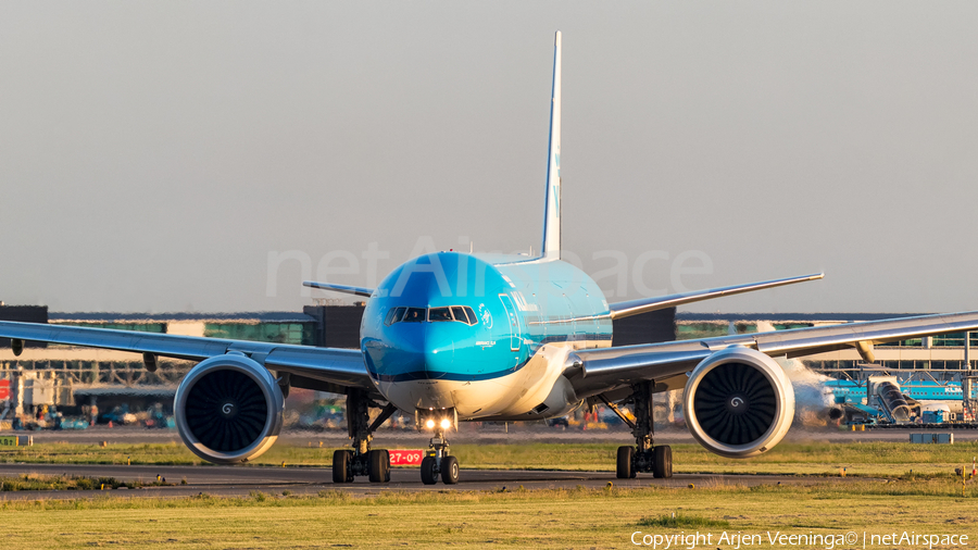 KLM - Royal Dutch Airlines Boeing 777-306(ER) (PH-BVO) | Photo 379142