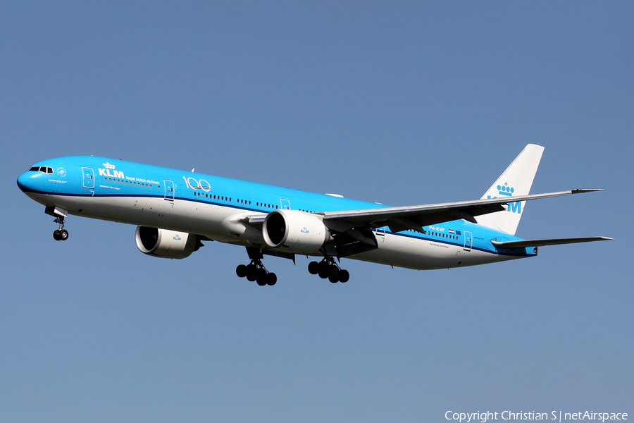 KLM - Royal Dutch Airlines Boeing 777-306(ER) (PH-BVP) | Photo 392685