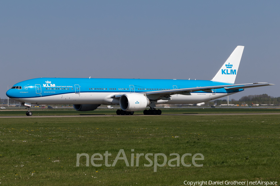 KLM - Royal Dutch Airlines Boeing 777-306(ER) (PH-BVS) | Photo 331338