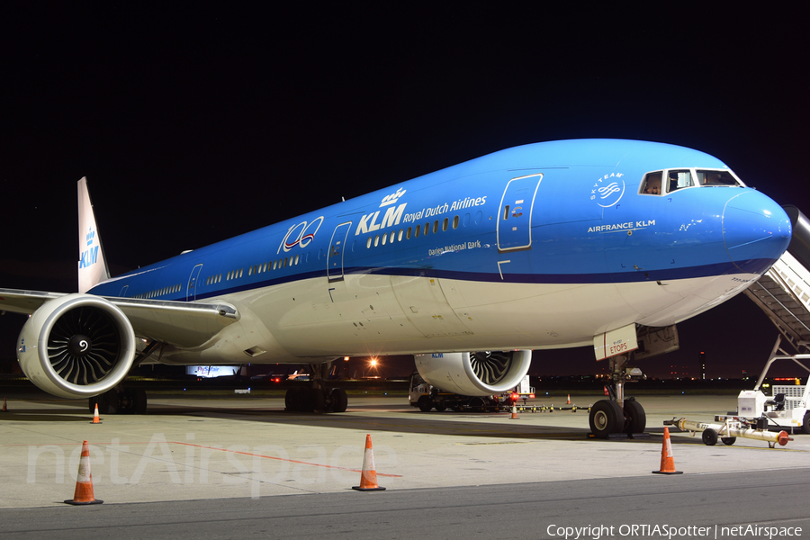 KLM - Royal Dutch Airlines Boeing 777-306(ER) (PH-BVS) | Photo 381211