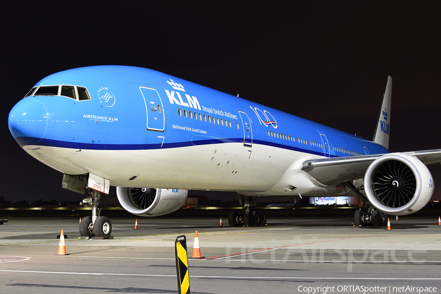 KLM - Royal Dutch Airlines Boeing 777-306(ER) (PH-BVU) | Photo 385180