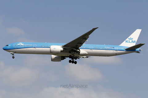 KLM - Royal Dutch Airlines Boeing 777-306(ER) (PH-BVU) at  Singapore - Changi, Singapore