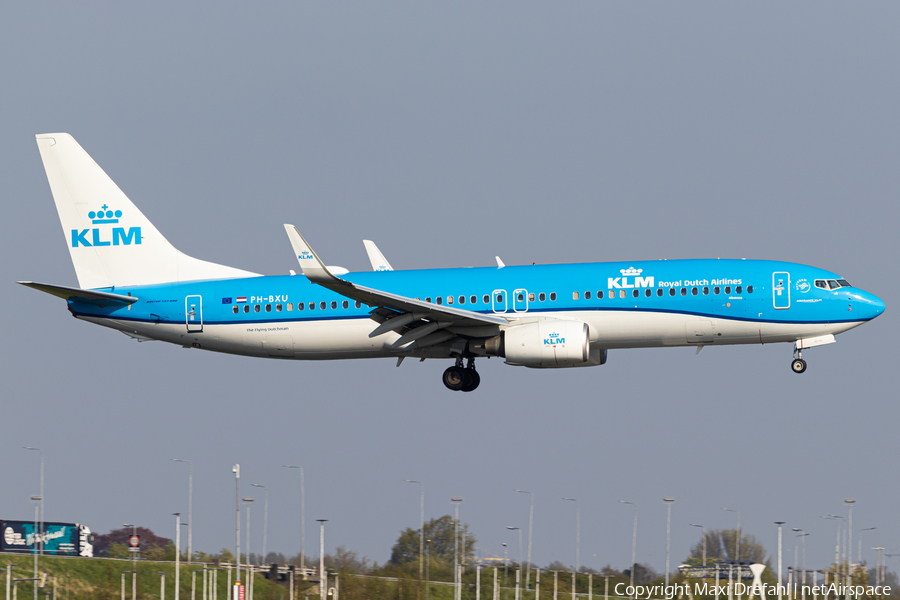 KLM - Royal Dutch Airlines Boeing 737-8BK (PH-BXU) | Photo 505458