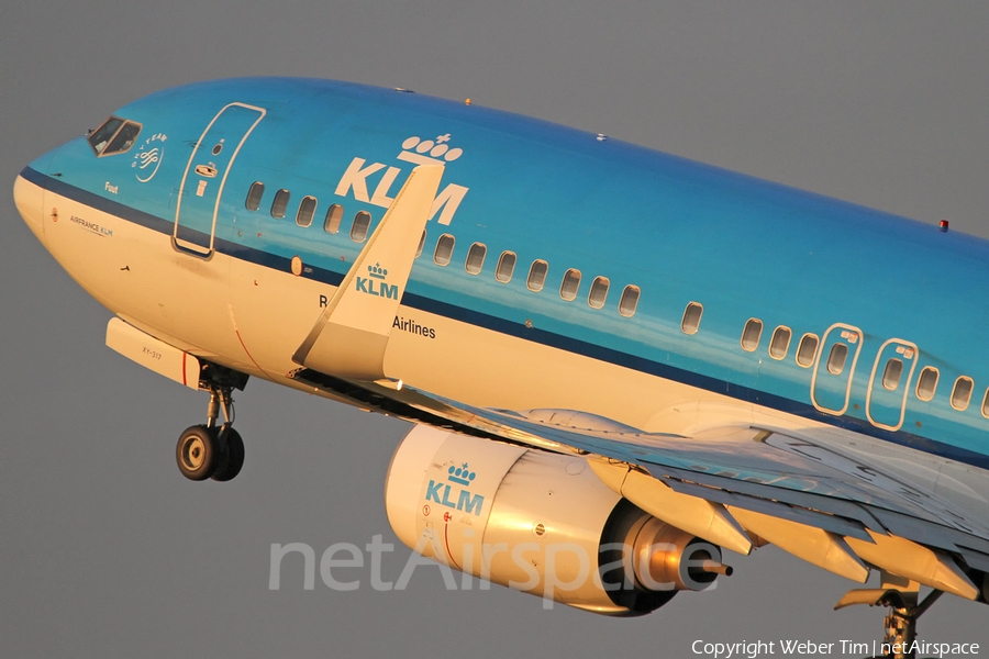 KLM - Royal Dutch Airlines Boeing 737-8K2 (PH-BXY) | Photo 328013