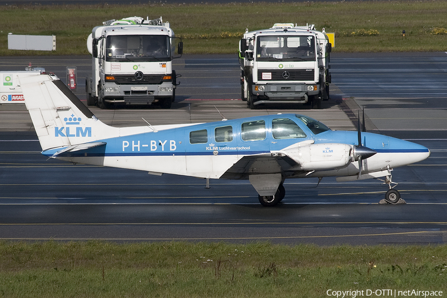 KLM - Royal Dutch Airlines Beech 58 Baron (PH-BYB) | Photo 324297