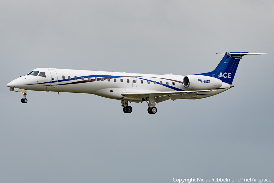 JetNetherlands Embraer ERJ-145LR (PH-DWA) | Photo 518597