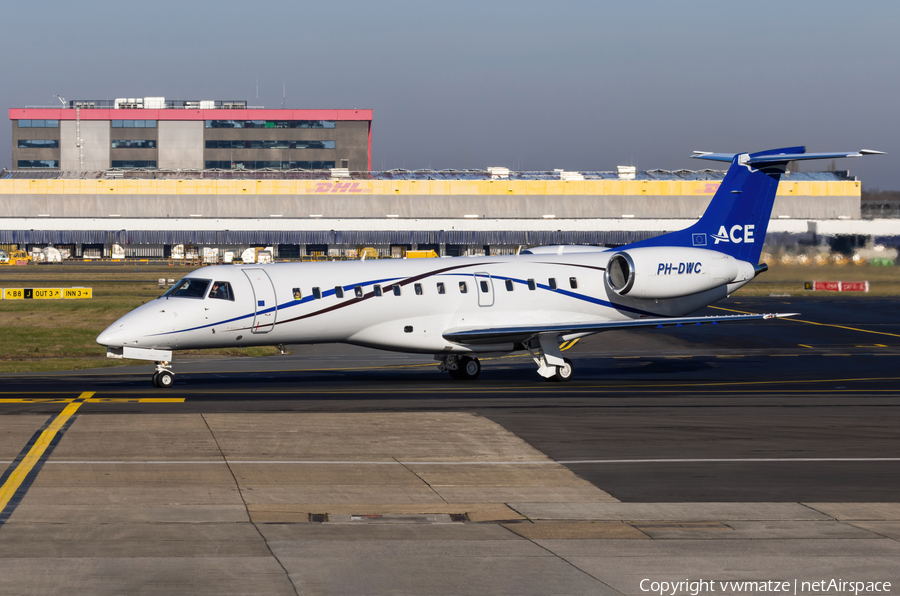 JetNetherlands Embraer ERJ-135LR (PH-DWC) | Photo 663777
