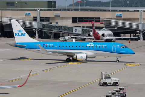 KLM Cityhopper Embraer ERJ-175LR (ERJ-170-200LR) (PH-EXK) at  Zurich - Kloten, Switzerland